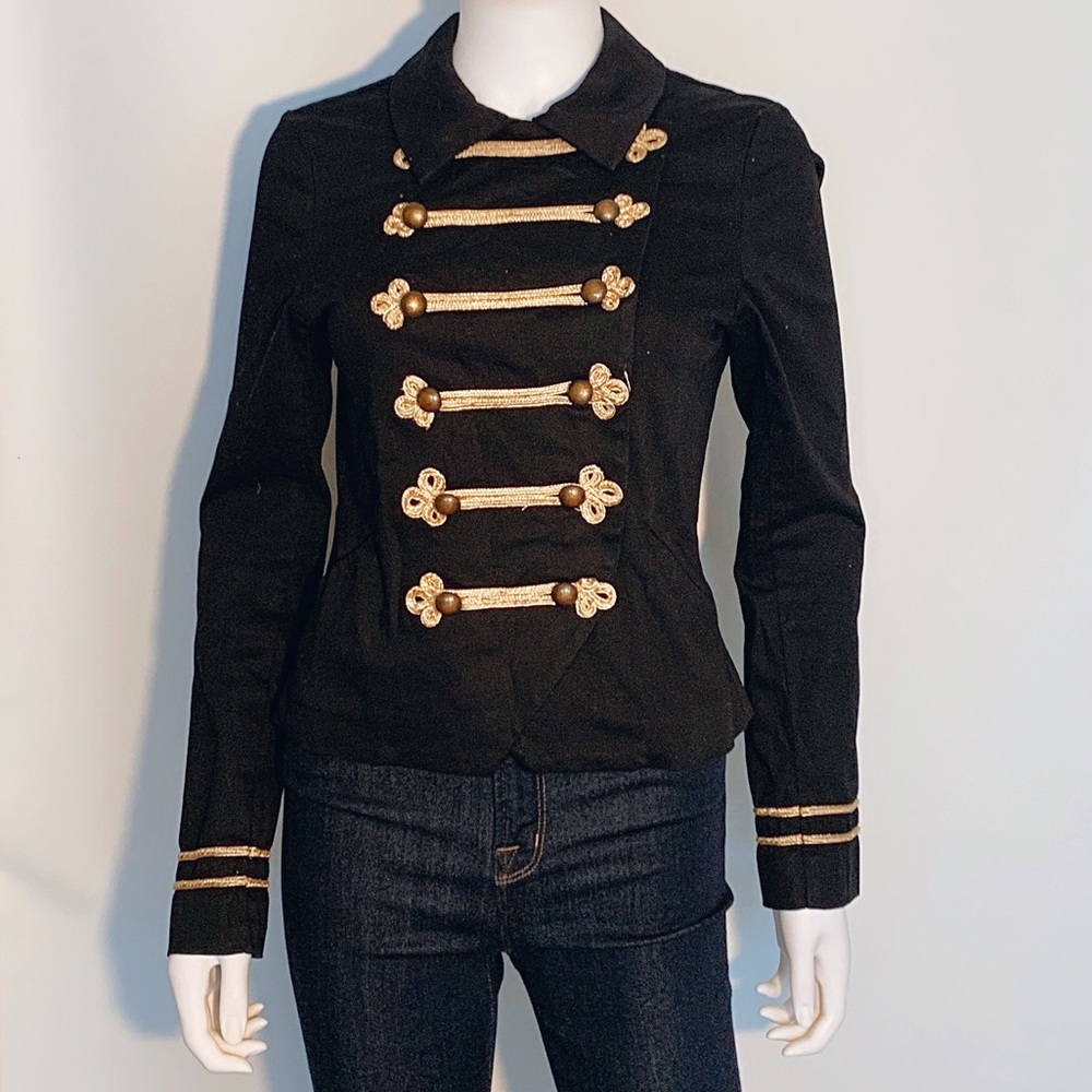Cropped Jacket in Black w Gold Embroidery detail